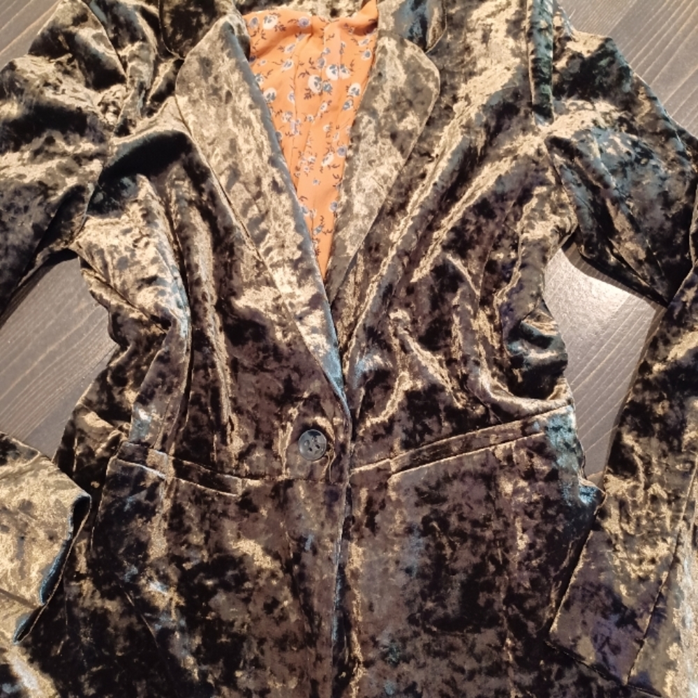 SALE! $20. Olive green toned crushed velvet blazer